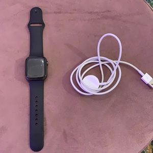 Apple Watch Series 4 40mm W/ GPS